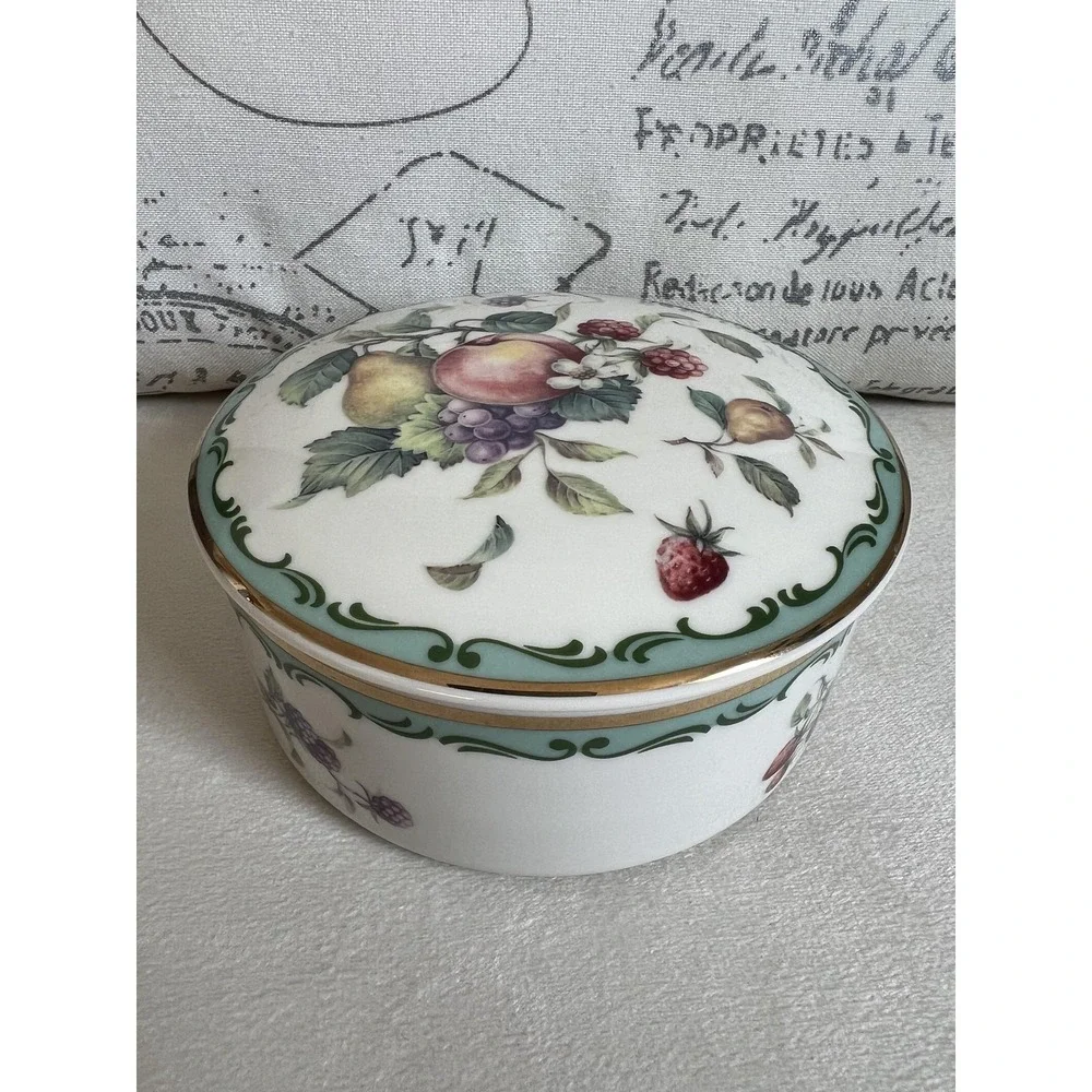Vintage‎ Mikasa Fruit Bouquet Round Covered Candy Dish Porcelain Trinket Box